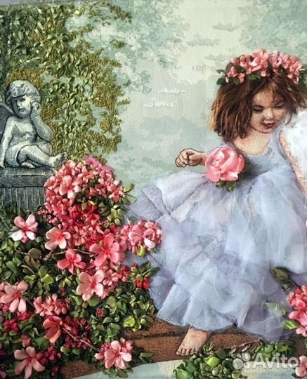 Картина вышивка лентами. Ангел в саду