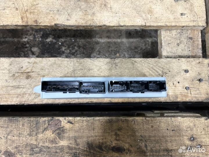 Блок управления передний левый Bmw 7 E66 N62B48