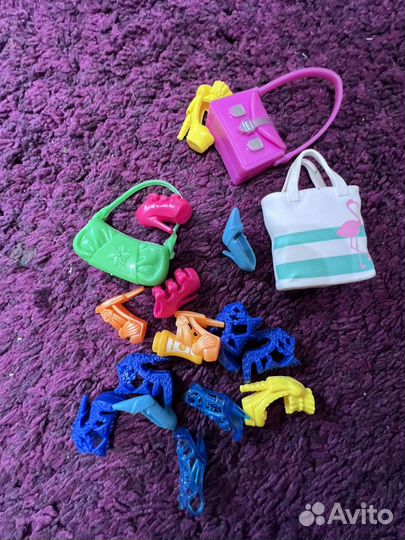 Кукольный домик с мебелью и куклами