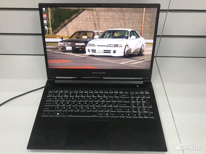 Ноутбук Dream Machines (ле81)