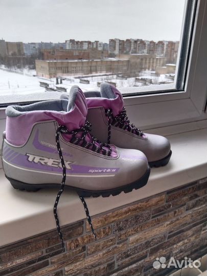 Лыжные ботинки для девочки