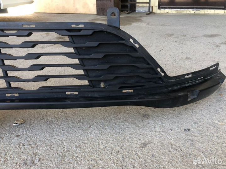 Решетка в бампер нижняя Kia Rio G4FC 2014