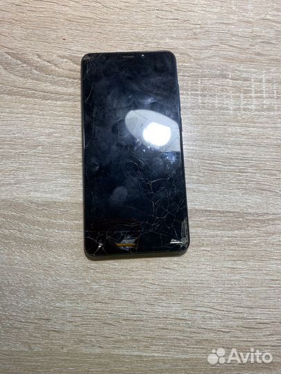 Samsung Galaxy A8+, 4/64 ГБ