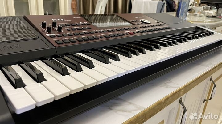 Korg PA 700