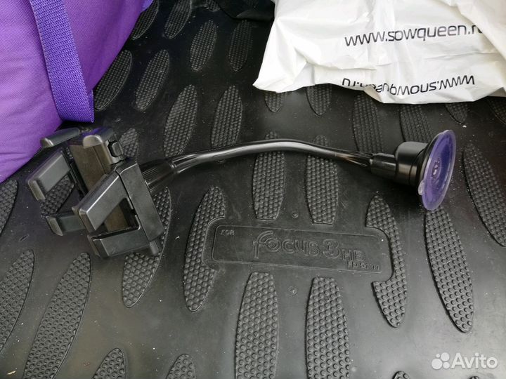 Крепёж новый автомобильный для телефона