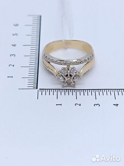 Золотое кольцо с камнем 17р