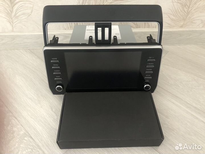 Головное устройство Toyota Land Cruiser 150