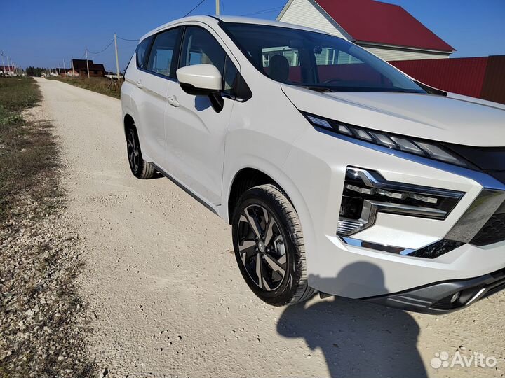 Mitsubishi Xpander 1.5 AT, 2023, 2 500 км