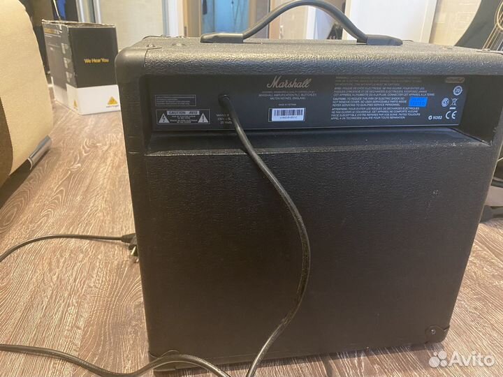 Басовый комбоусилитель marshall mbb series 15