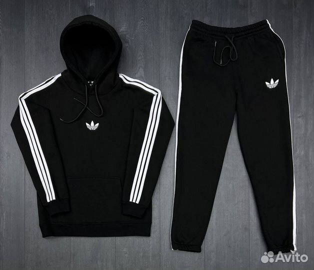 Спортивный костюм adidas