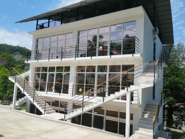 Дом 500 м² на участке 7 сот.