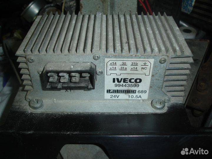 Iveco преобразователь 24В/12В 99443599