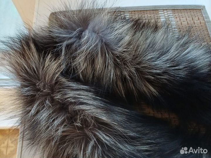 Меховой воротник чернобурка