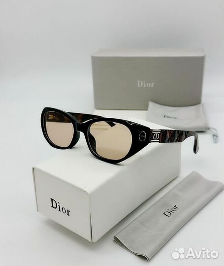 Солнцезащитные очки Dior