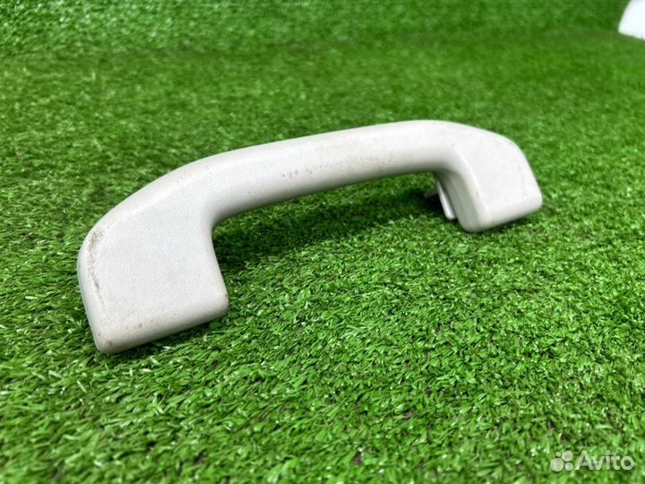 Ручка потолка передняя правая Ваз Vesta Cross