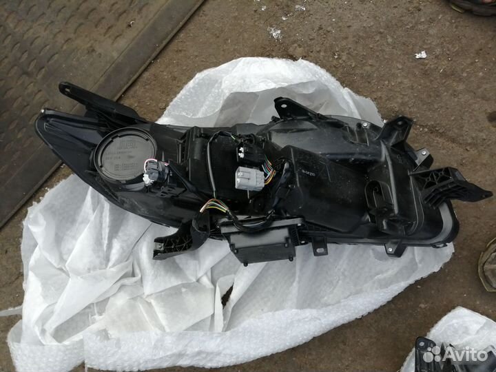 Фары левая Pajero Montero Sport с 2015