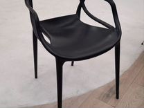 Фигурный дизайнерский пластиковый черный стул
