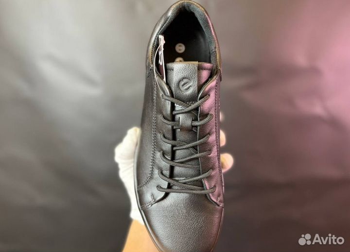 Кроссовки Ecco надежные