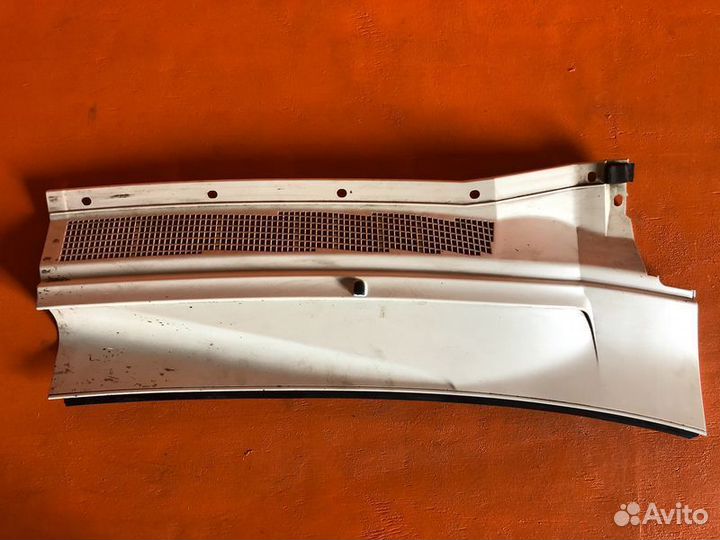 Решетка стеклоочистителя Жабо правая Infiniti Qx56