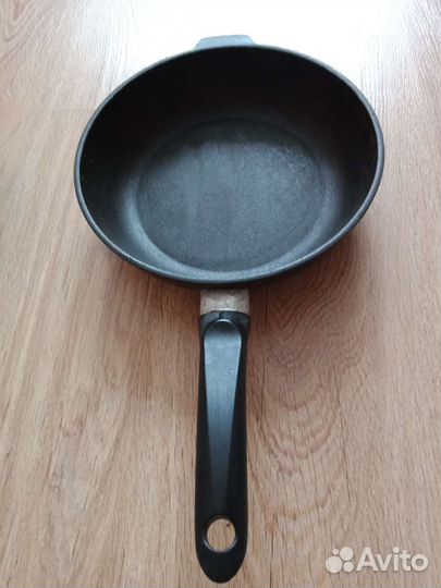 Сковороды tefal,икеа 28,26,25