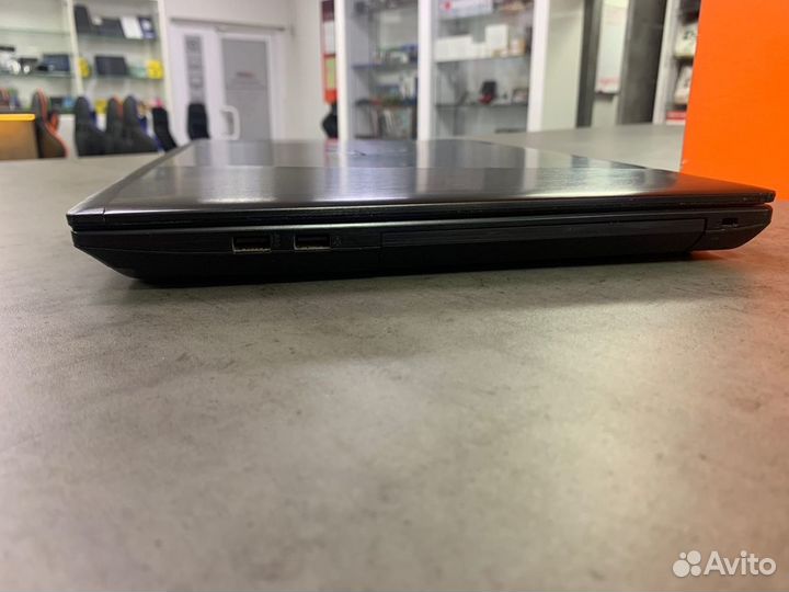 Asus/i5 7300/8GB/GTX1050/128GB SSD/17.3 IPS FHD