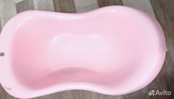 Пеленальная доска и детская ванночка