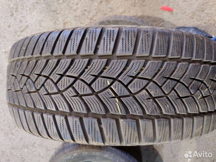 Goodyear UltraGrip Performance Gen-1 215/55 R16
