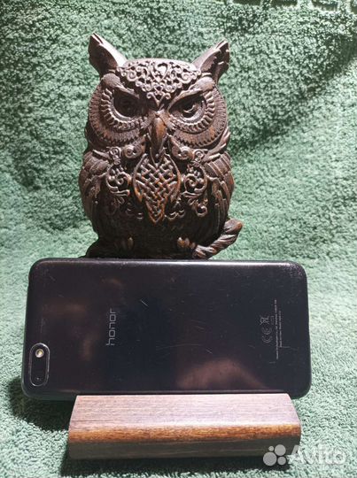 Подставка для телефона. из дерева. На стол