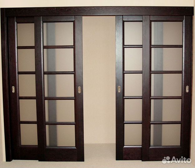 Двepь откатная глухая