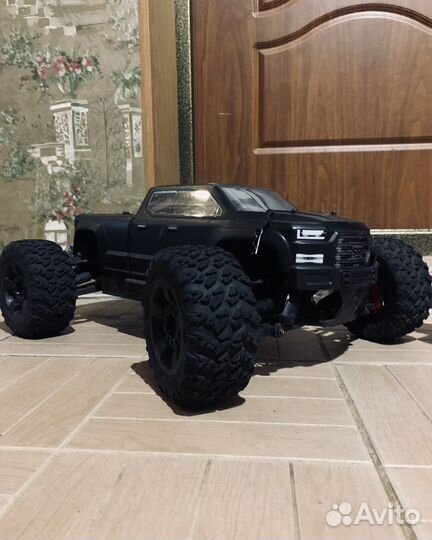 Машина на радиоуправлении 1:10 arrma big rock 4x4