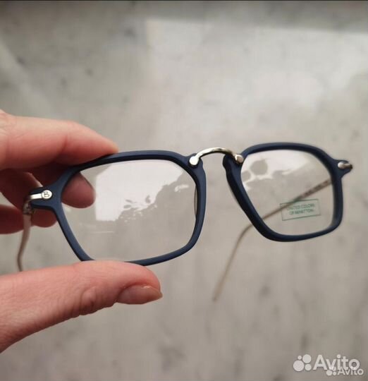 Очки в оправе