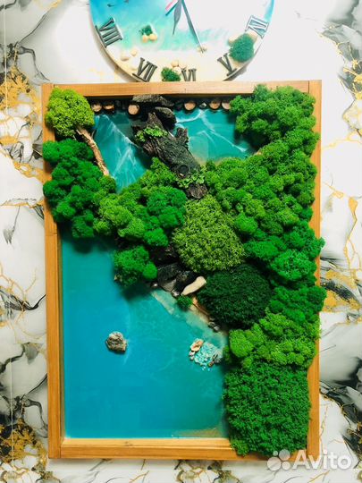 Панно картина из эпоксидной смолы и мха