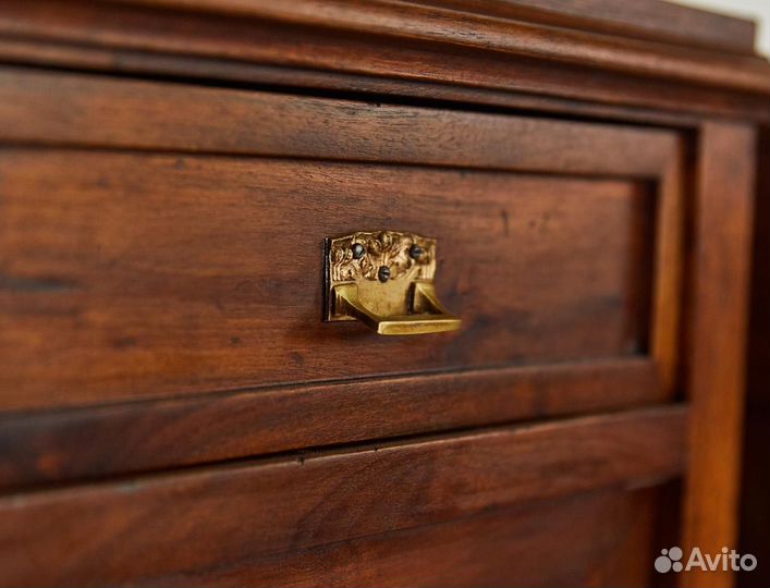 Две антикварные прикроватные тумбы