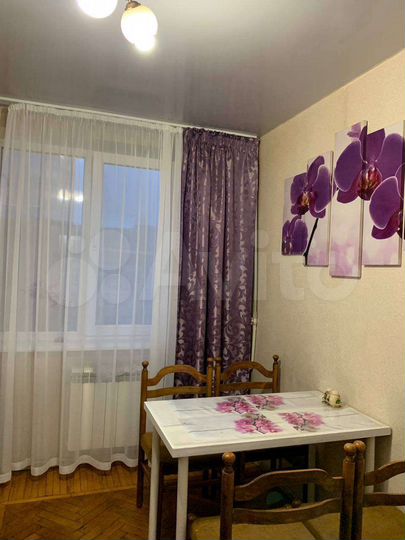 2-к. квартира, 58 м², 4/9 эт.