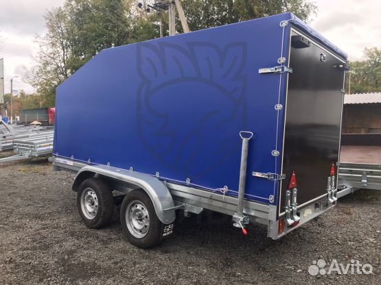 Фургон 32.022 с задним трапом для заезда техники