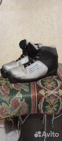 Лыжные ботинки