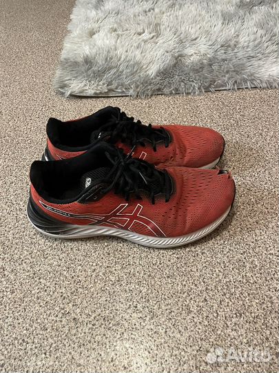 Кроссовки asics