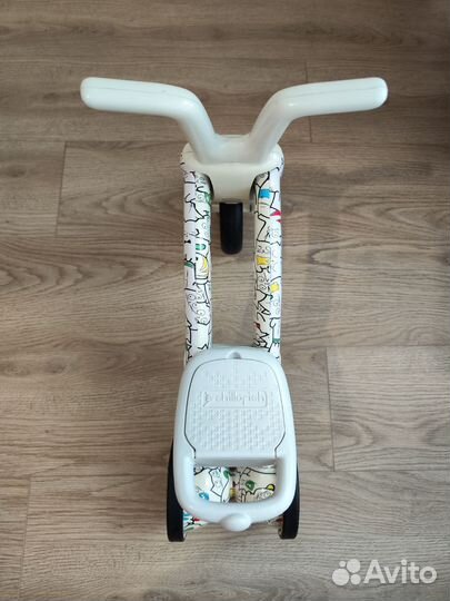 Трёхколёсный беговел каталка Chillafish