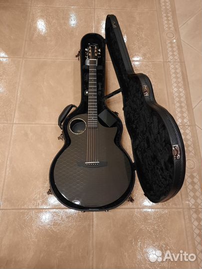 Продам. Транс акустическая гитара