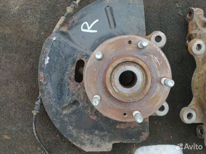 Передний поворотный кулак KIA sportage 3