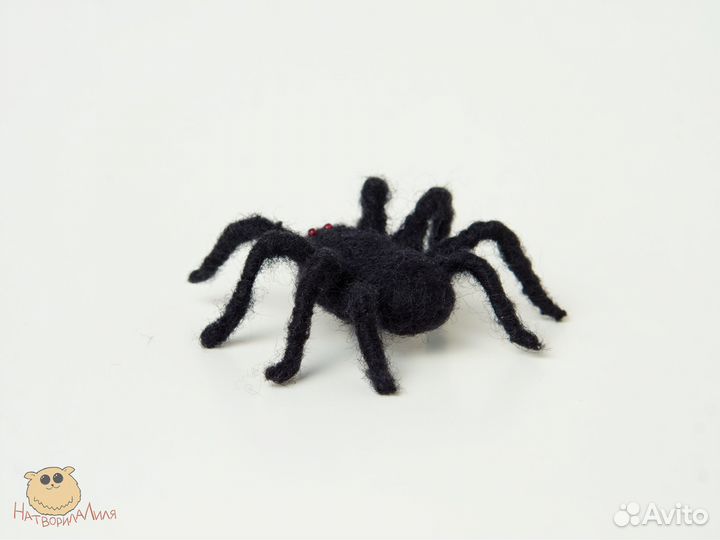 Чёрный паук тарантул фигурка из шерсти handmade