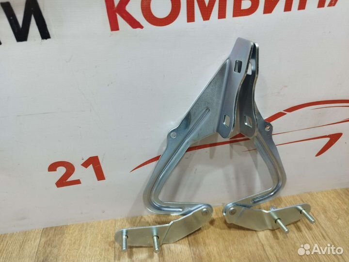 Петля капота RH LH Ford Focus 2