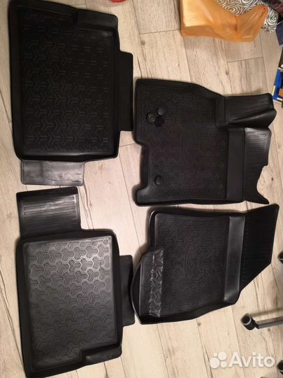 Автомобильные коврики резиновые