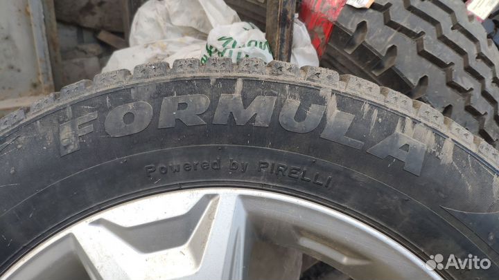 Pirelli Formula Ice 225/60 R17