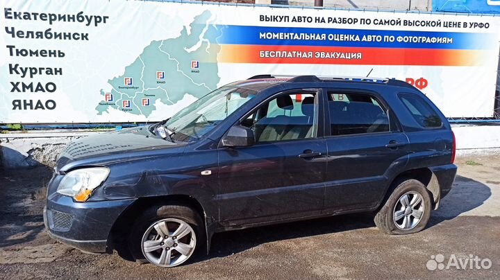 Обшивка двери передней левой Kia Sportage (KM) 823