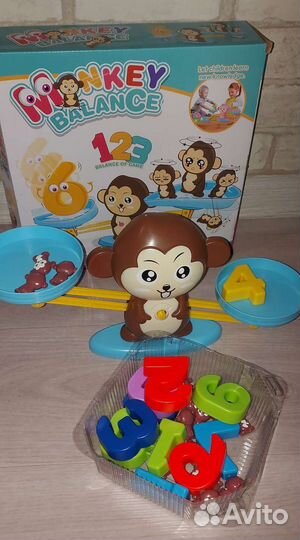 Развивающая игрушка-весы