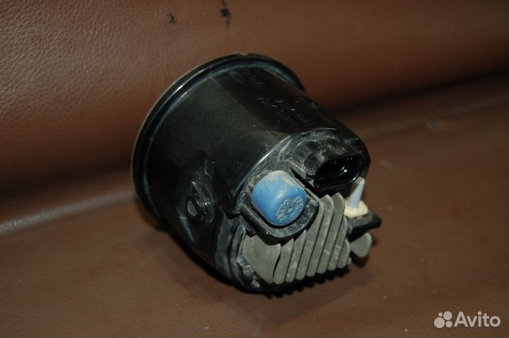 Фара противотуманная правая- Mitsubishi Outlander