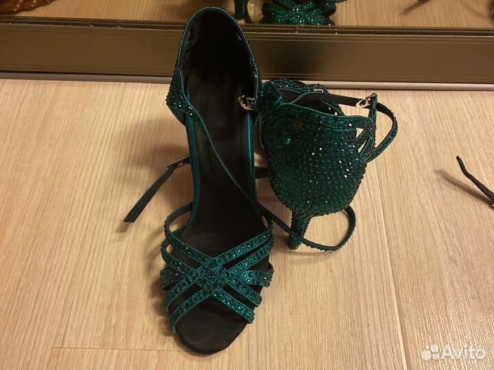 Босоножки женские
