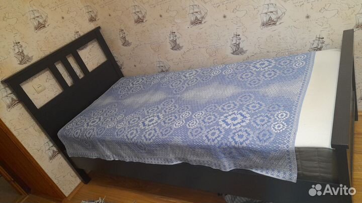 Кровать одноместная, деревянная с матрасом 103/205