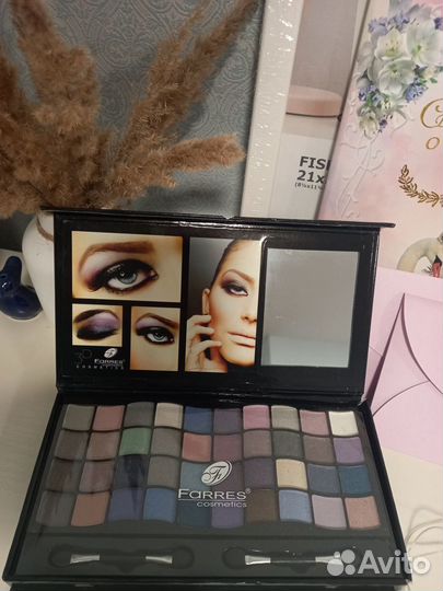 Палетка теней Farres cosmetics